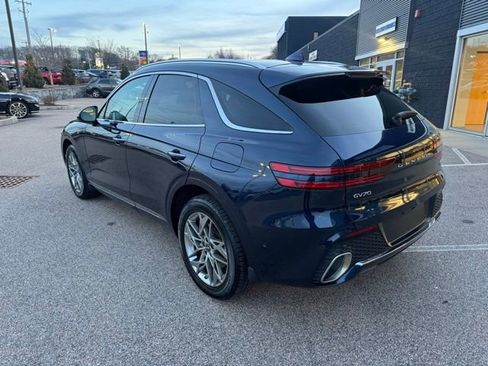 Used 2022 Genesis GV70 2.5T w/ Advanced Package image 8