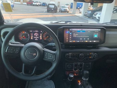 Used 2024 Jeep Wrangler Unlimited Sport AWD/4WD image 13