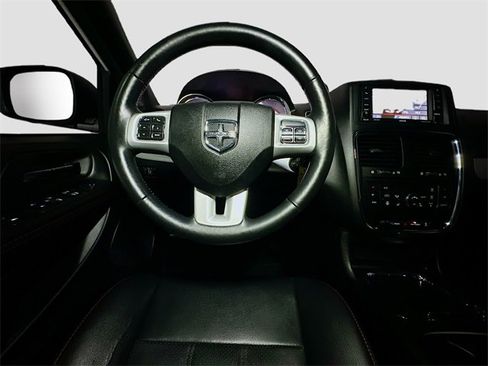 Used 2017 Dodge Grand Caravan GT image 34