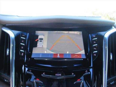 Used 2017 Cadillac Escalade Platinum image 24