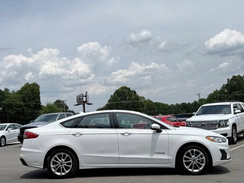 Used 2019 Ford Fusion SE FWD image 6