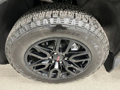 Used 2024 GMC Sierra 1500 Elevation w/ Elevation Premium Package AWD/4WD image 13