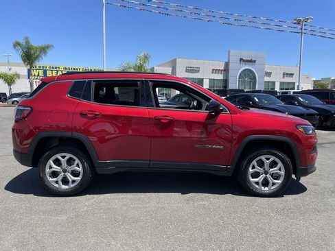 New 2025 Jeep Compass Latitude image 7