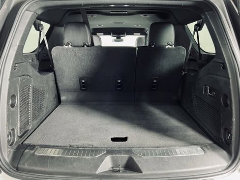 Used 2022 Chevrolet Suburban Premier image 12