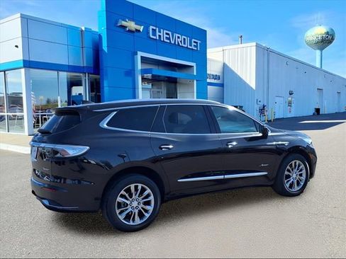 Used 2022 Buick Enclave Avenir image 3