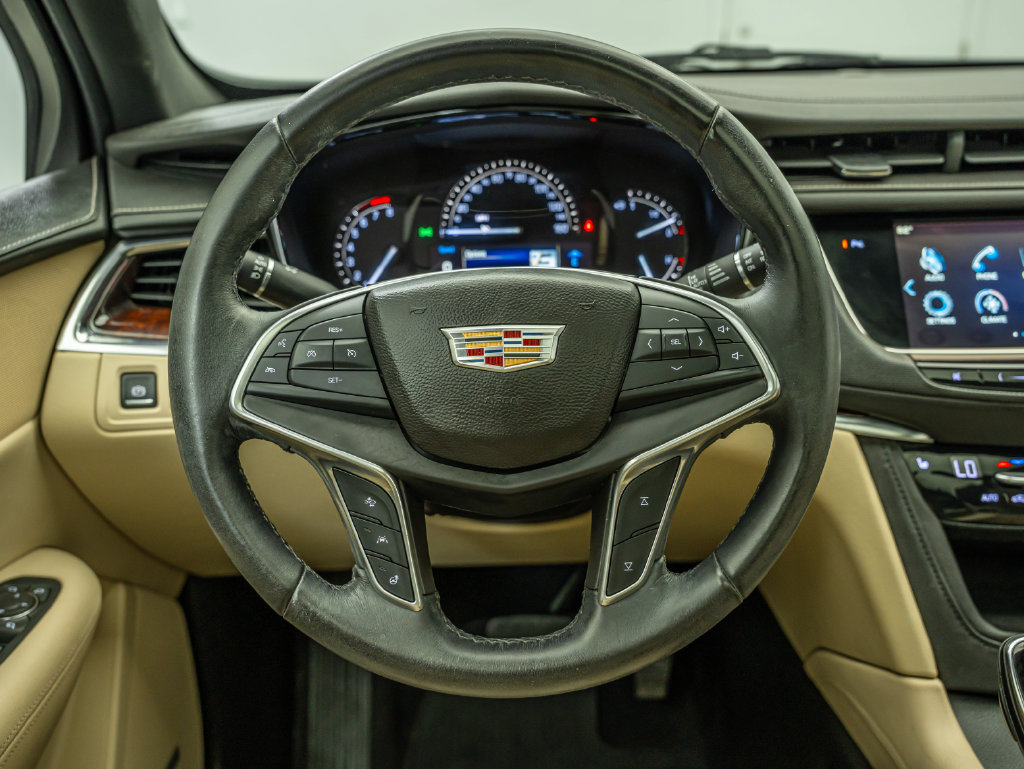 Used 2017 Cadillac XT5 Luxury w/ Driver Awareness Package FWD image 40