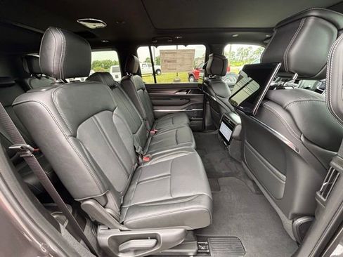 New 2026 Jeep Grand Wagoneer L Summit AWD/4WD image 10