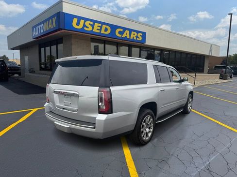 Used 2020 GMC Yukon XL Denali AWD/4WD image 5