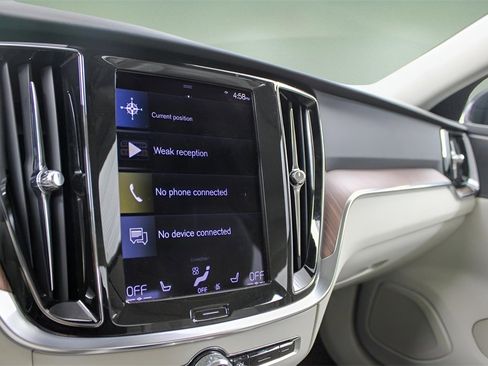 Certified 2022 Volvo S60 B5 Momentum w/ Premium Package image 22