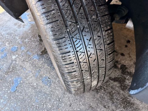 Used 2022 GMC Acadia SLT w/ LPO, Floor Liner Package image 50