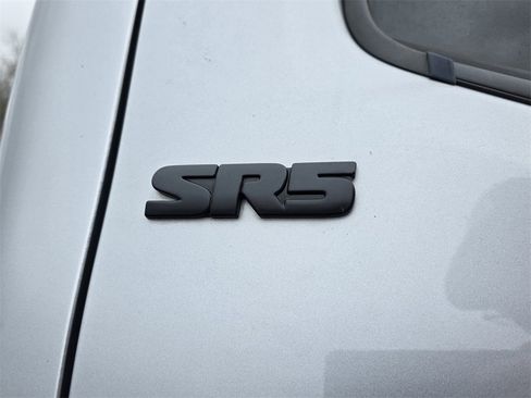 Used 2021 Toyota Tacoma SR5 image 3