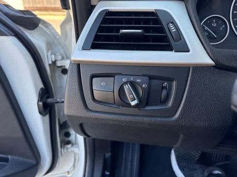 Used 2015 BMW 320i xDrive 320i xDrive image 10