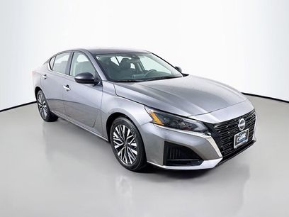 Used 2025 Nissan Altima 2.5 SV