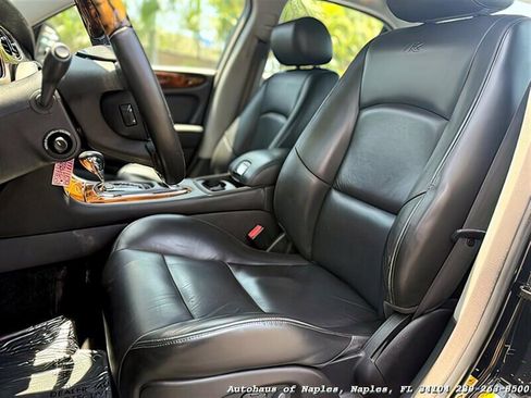 Used 2004 Jaguar XJ8 image 23