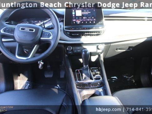 Used 2022 Jeep Compass Latitude image 12