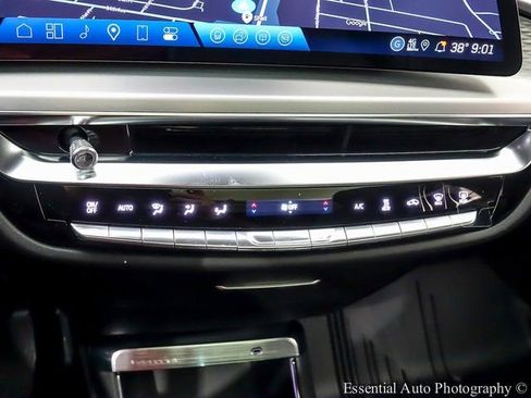 New 2026 Cadillac Lyriq Signature Luxury image 17