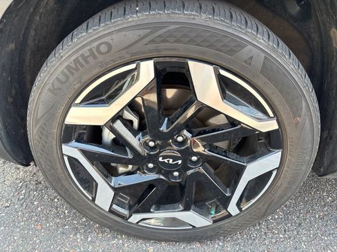 Used 2024 Kia Seltos SX w/ SX Sunroof Package AWD/4WD image 2