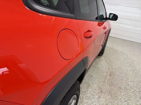 Used 2021 Jeep Cherokee Trailhawk w/ Sun, Sound & Nav Group image 11