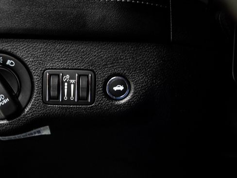 Used 2019 Dodge Charger SXT w/ Plus Group image 29