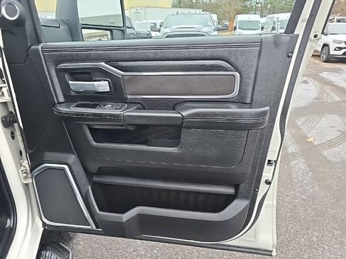 Used 2024 RAM 2500 Laramie w/ Night Edition image 10