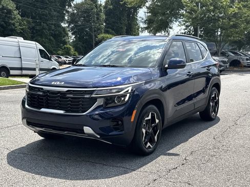 Certified 2024 Kia Seltos EX FWD image 2