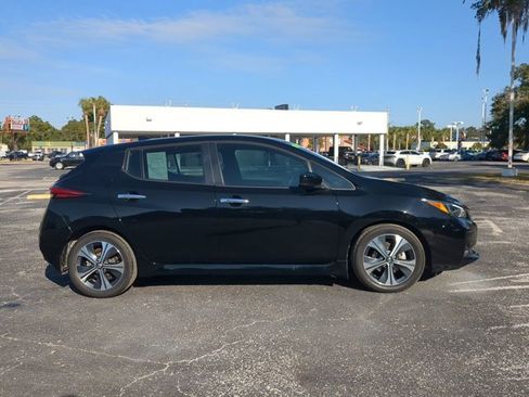 Used 2022 Nissan Leaf SV image 3