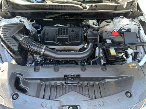 Used 2025 Chevrolet Blazer LT image 25