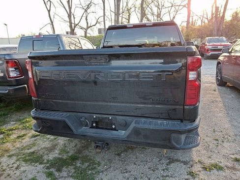 Used 2024 Chevrolet Silverado 1500 Custom Trail Boss w/ LPO, Dark Essentials Package AWD/4WD image 4