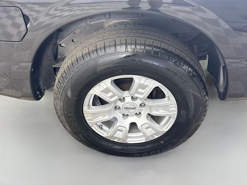 Used 2017 Nissan Titan SV image 36