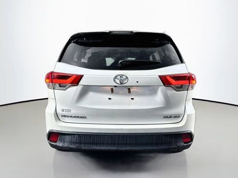 Used 2018 Toyota Highlander XLE AWD/4WD image 5