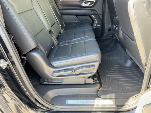 Used 2021 Chevrolet Suburban LT image 27