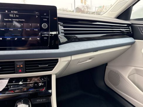 New 2026 Volkswagen Jetta SE FWD image 13