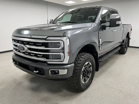 Used 2024 Ford F350 Platinum w/ Tremor Off-Road Package AWD/4WD image 4