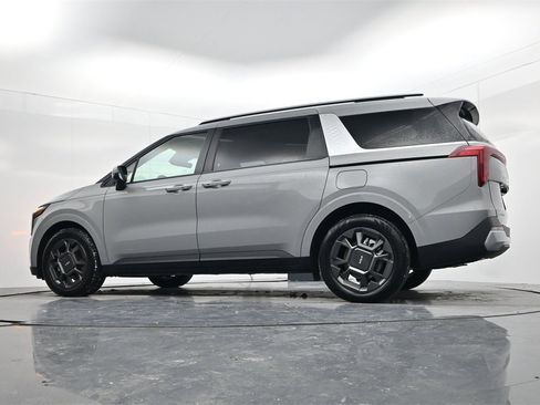 Certified 2025 Kia Carnival EX image 39