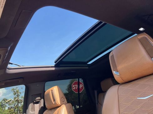 Used 2022 Cadillac Escalade Premium Luxury RWD image 72