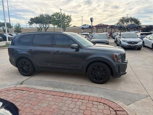 Certified 2022 Kia Telluride SX w/ SX Prestige Package AWD/4WD image 4
