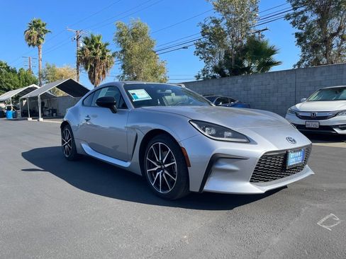 Used 2025 Toyota GR86 Premium w/ ALL Weather Mat Package (TMS) RWD image 1