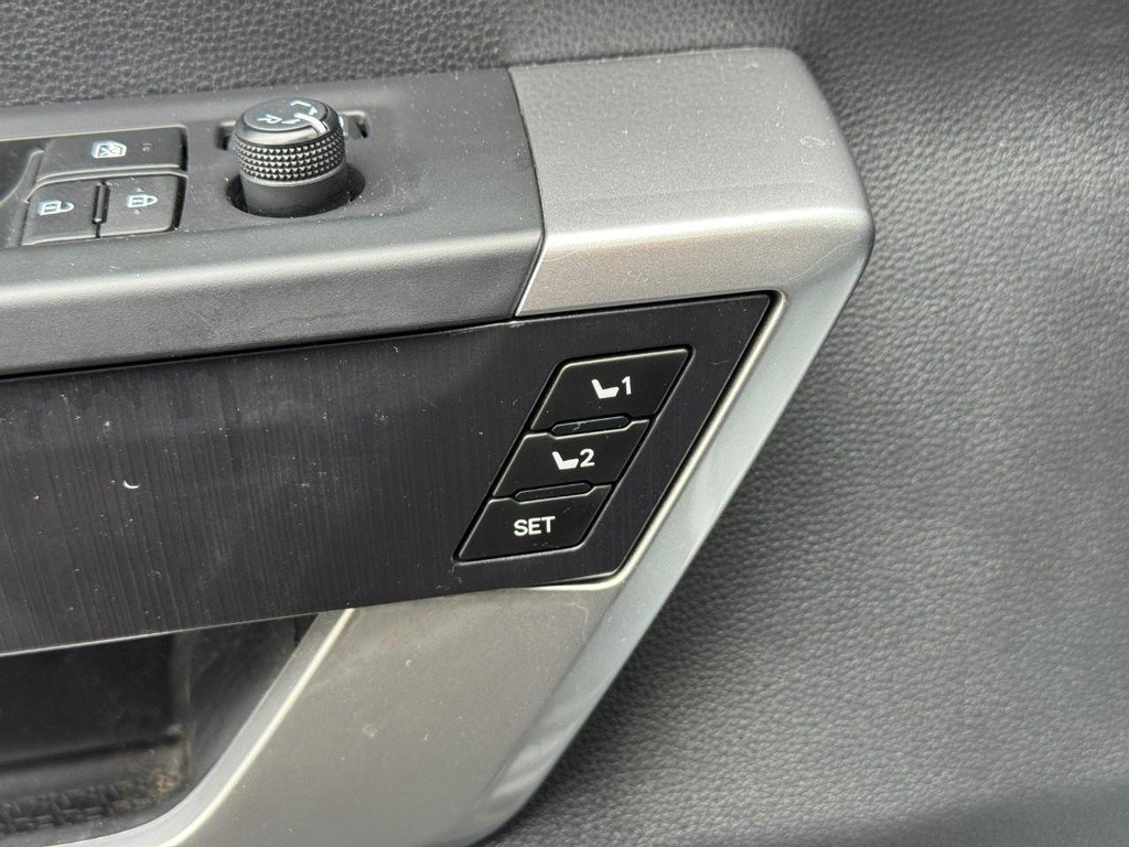 Used 2023 Toyota Tundra Platinum AWD/4WD image 23