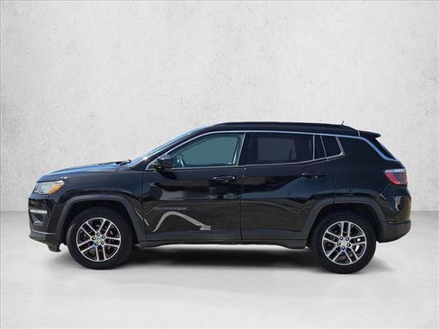 Used 2018 Jeep Compass Latitude w/ Popular Equipment Group FWD image 5