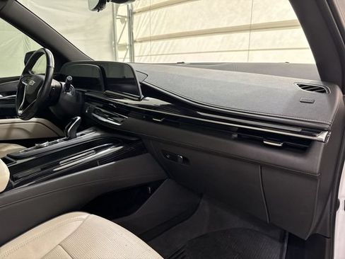 Used 2021 Cadillac Escalade Sport w/ LPO, ONYX Package AWD/4WD image 30