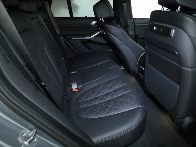 Used 2026 BMW X5 M60i AWD/4WD image 39