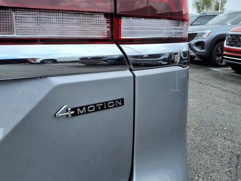 New 2025 Volkswagen Atlas SEL Premium R-Line image 8