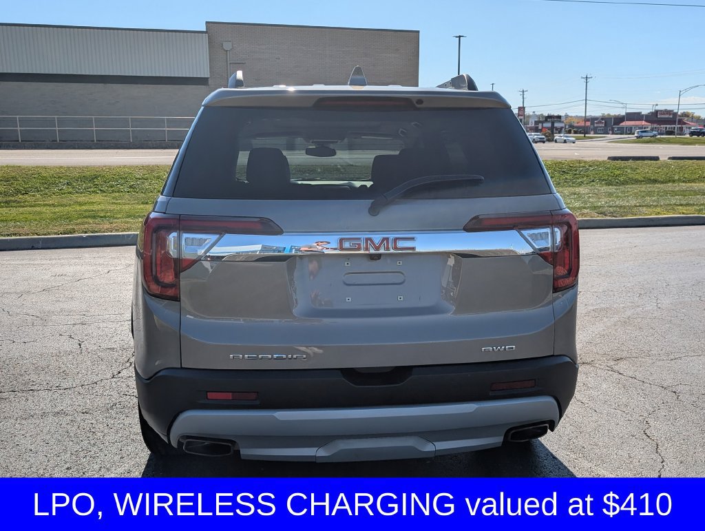 Used 2022 GMC Acadia SLT w/ Technology Package AWD/4WD image 7