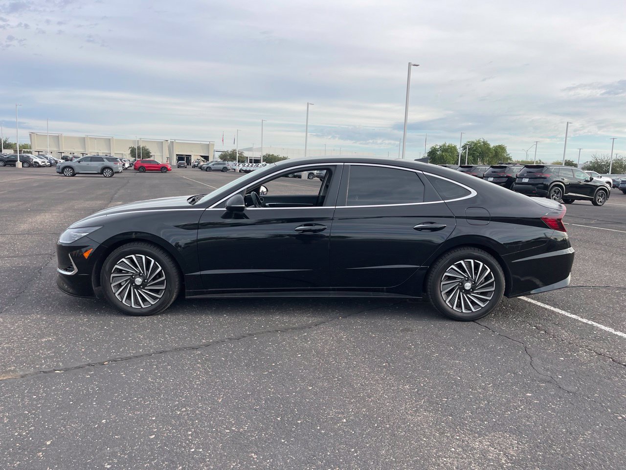 Used 2023 Hyundai Sonata SEL w/ Cargo Package FWD image 3