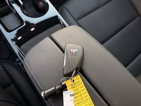 Used 2025 Buick Envision Preferred image 48