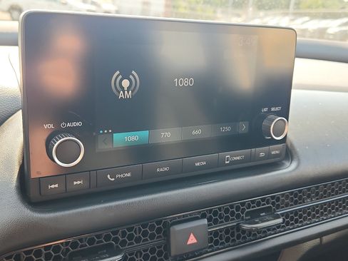 Used 2025 Honda HR-V LX image 16