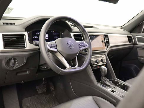 Used 2022 Volkswagen Atlas Cross Sport SE w/ Panoramic Sunroof Package image 13