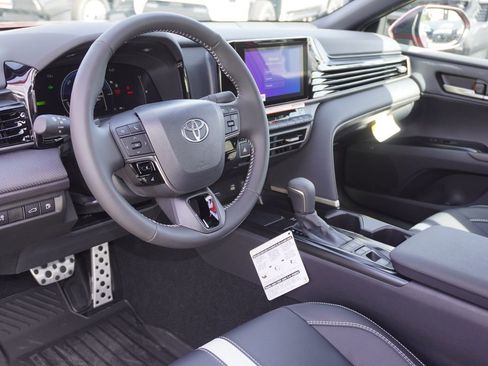 New 2026 Toyota Camry SE image 9