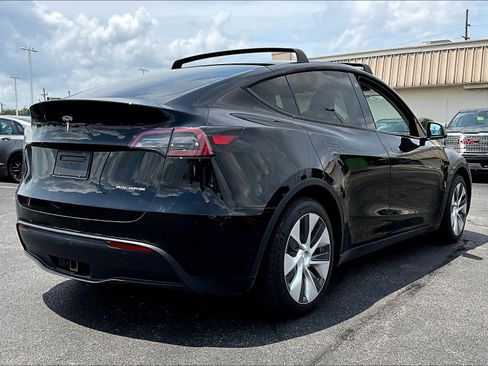 Used 2023 Tesla Model Y Long Range AWD/4WD image 6