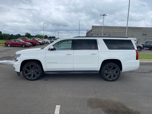 Used 2018 Chevrolet Suburban LT RWD image 4